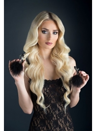 Зажимы для сосков с пухом FEATHERED NIPPLE CLAMPS - Blush Novelties - купить с доставкой в Челябинске