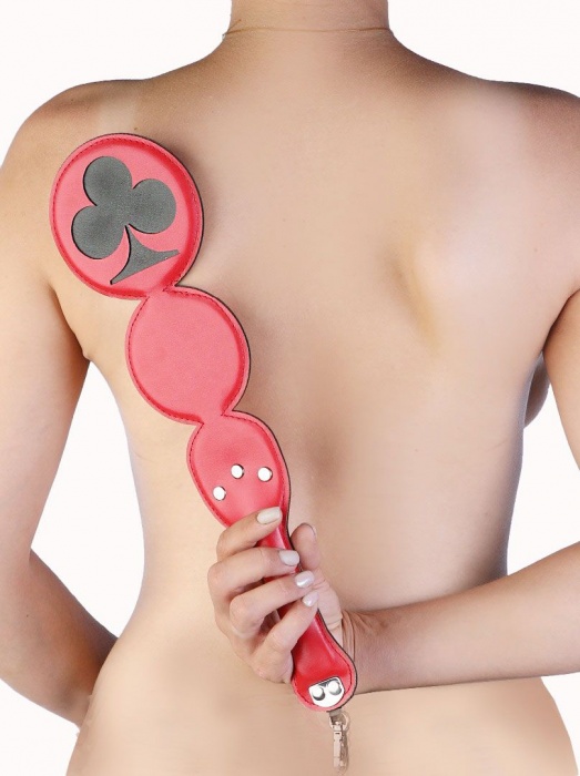 Шлёпалка  Трефы  с анальным плагом - LOVETOY (А-Полимер) - купить с доставкой в Челябинске