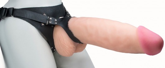 Телесный реалистичный фаллоимитатор на черных трусиках Real Big Strap-On - 34,5 см. - LOVETOY (А-Полимер) - купить с доставкой в Челябинске