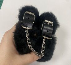 Черные наручники на цепи с меховой опушкой - Лунный свет - купить с доставкой в Челябинске