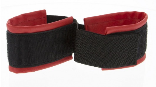 Полиуретановые манжеты для фиксации рук вместе Bound Together Wrist Restraints - Blush Novelties - купить с доставкой в Челябинске